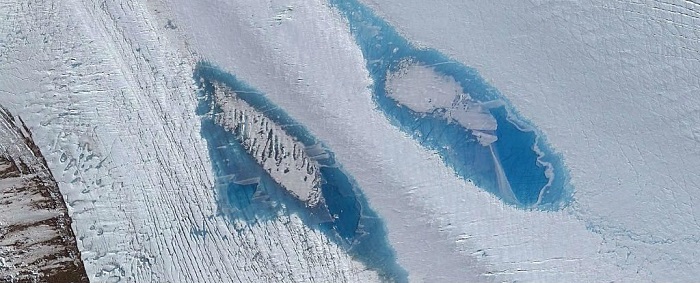 Thousands of strange blue lakes are appearing in Antarctica 